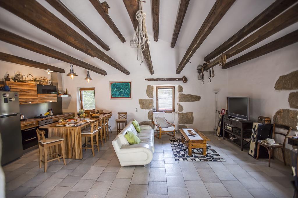 Apartments Villa Kras Krk Малинска Екстериор снимка